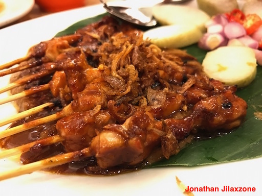 Satay is one of the favorite dishes here in Singapore jilaxzone.com