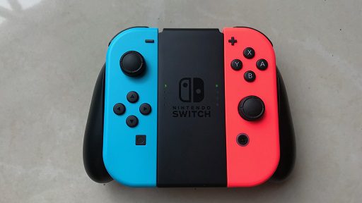 Variante Sueño envidia Nintendo Switch Fake vs Real - Tips how to easily identify a fake one -  JILAXZONE